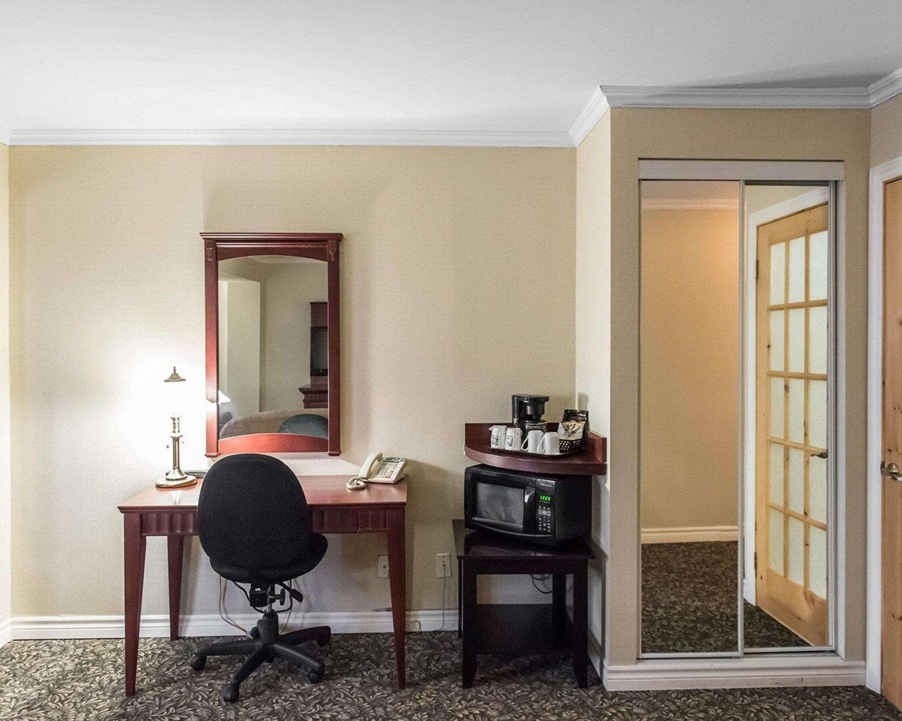 Quality Inn Mont-Laurier Kültér fotó